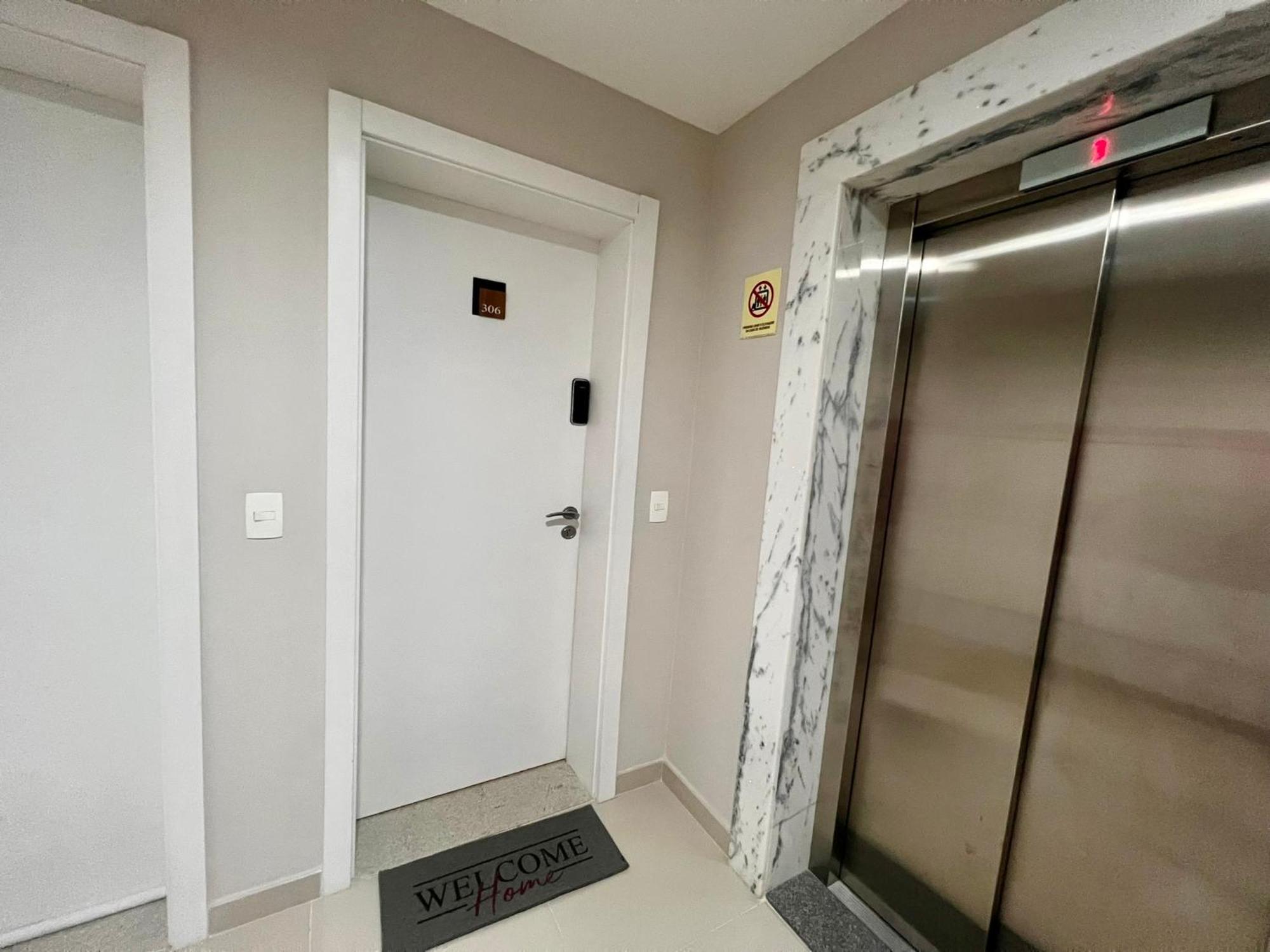 Luxuoso Apto 2 Quartos Na Av Do Batel- Academia, Piscina Aquecida E Churrasqueira *